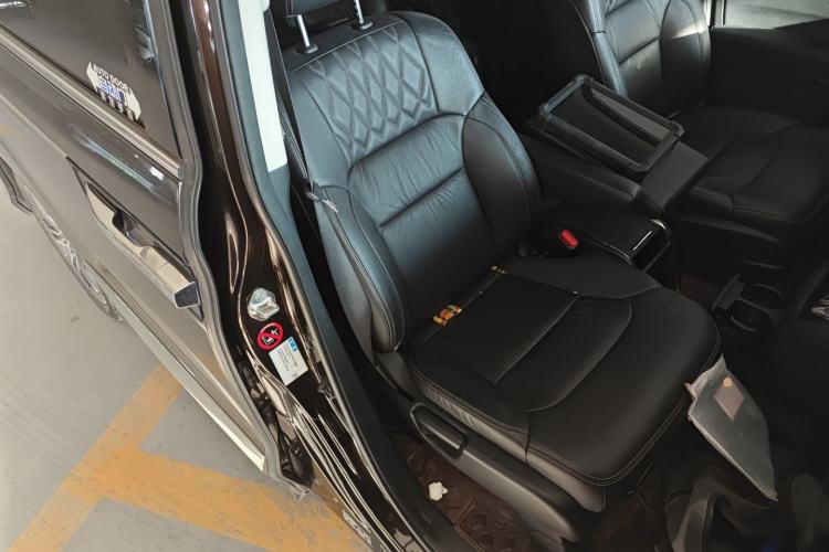 Used Honda Elysion 2019 2.0L Hybrid Supreme Edition Right Front Seat