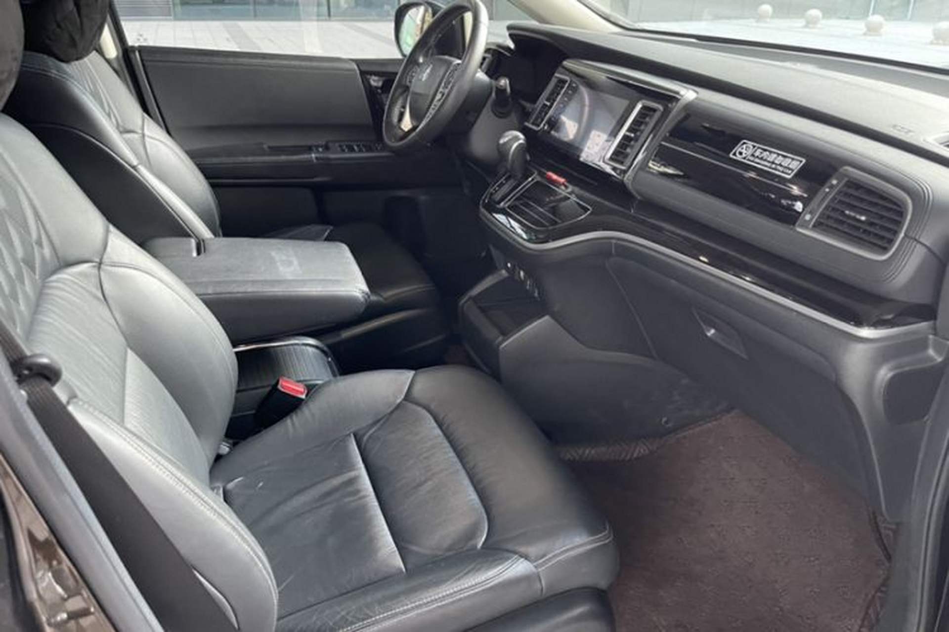 Used Honda Elysion 2019 2.0L Hybrid Supreme Edition Right Front Seat