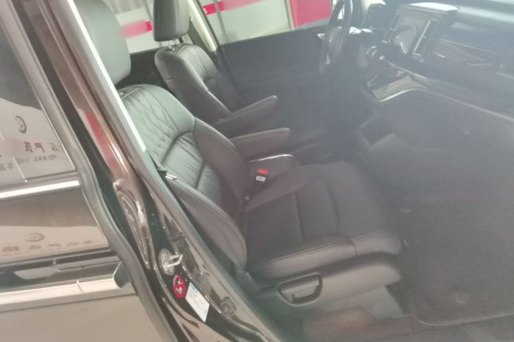 Used Honda Elysion 2019 2.0L Hybrid Luxury Edition Right Front Seat