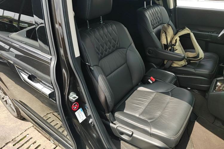 Used Honda Elysion 2019 2.0L Hybrid Luxury Edition Right Front Seat