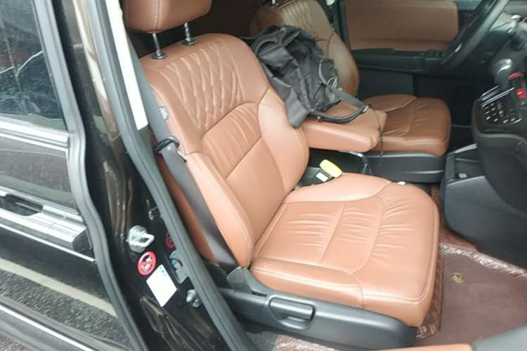 Used Honda Elysion 2019 2.0L Hybrid Supreme Edition Right Front Seat