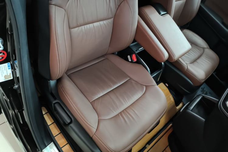 Used Honda Elysion 2019 2.0L Hybrid Supreme Edition Right Front Seat