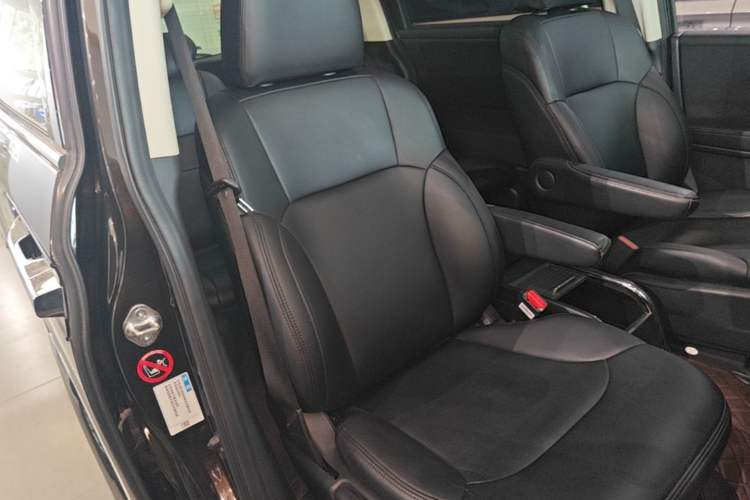 Used Honda Elysion 2019 2.0L Hybrid Comfort Edition Right Front Seat