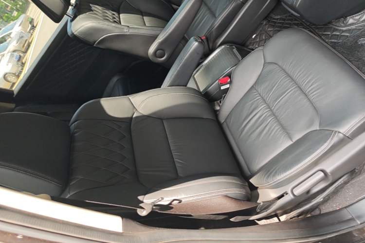 Used Honda Elysion 2019 2.0L Hybrid Luxury Edition Right Front Seat