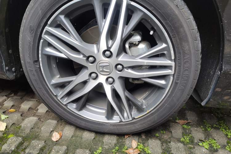 Used Honda Elysion 2019 2.0L Hybrid Luxury Edition Right Front Wheel Hub