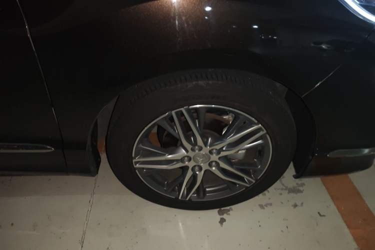 Used Honda Elysion 2019 2.0L Hybrid Supreme Edition Right Front Wheel Hub