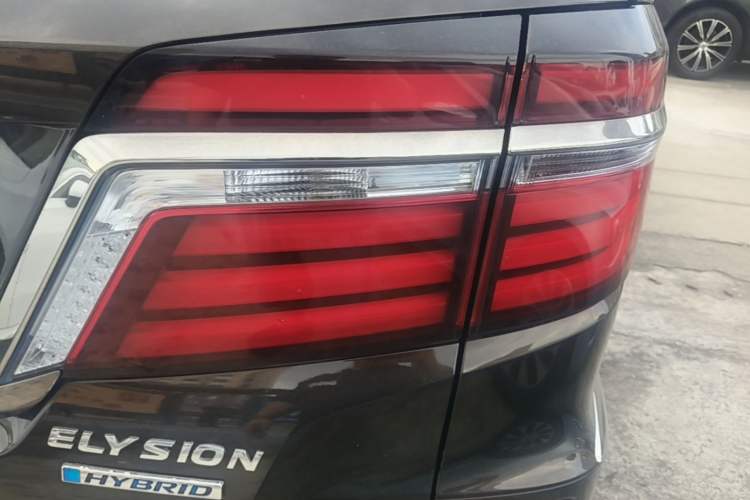 Used Honda Elysion 2019 2.0L Hybrid Luxury Edition Right Rear Taillight