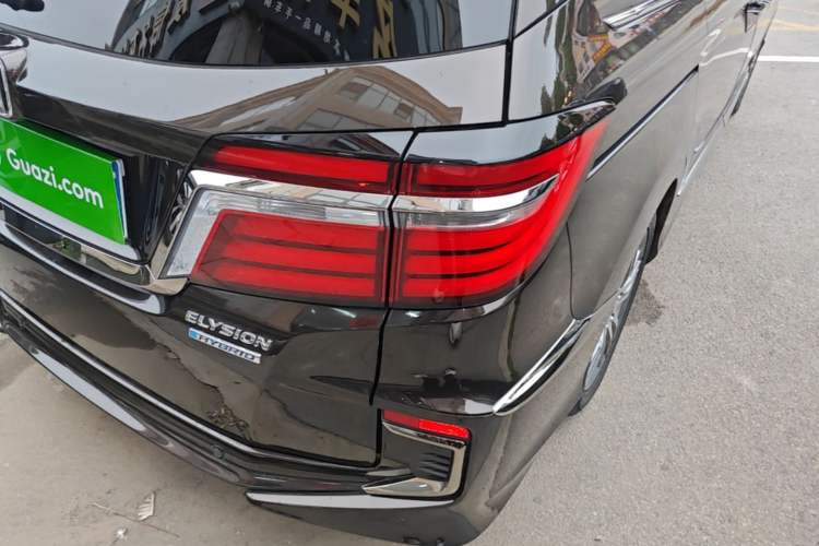 Used Honda Elysion 2019 2.0L Hybrid Luxury Edition Right Rear Taillight