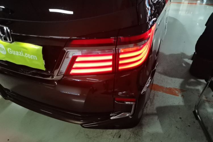 Used Honda Elysion 2019 2.0L Hybrid Luxury Edition Right Rear Taillight