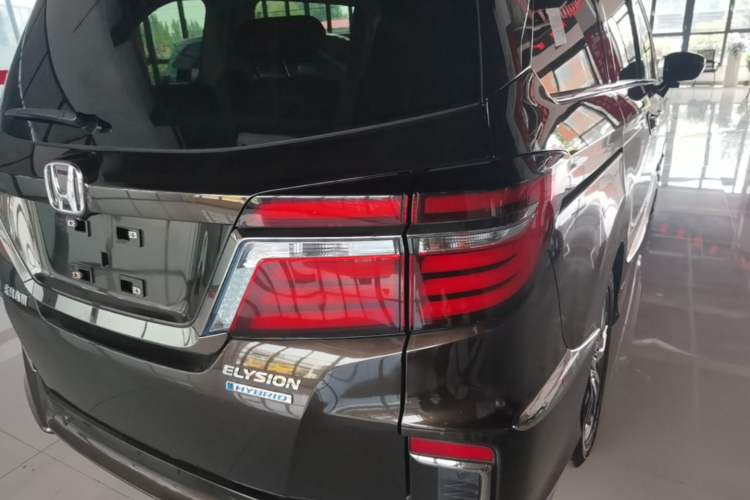 Used Honda Elysion 2019 2.0L Hybrid Luxury Edition Right Rear Taillight