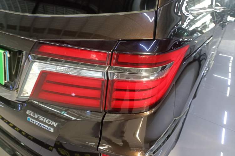 Used Honda Elysion 2019 2.0L Hybrid Luxury Edition Right Rear Taillight