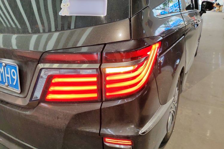 Used Honda Elysion 2019 2.0L Hybrid Luxury Edition Right Rear Taillight