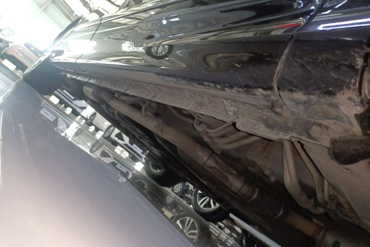 Used Honda Elysion 2019 2.0L Hybrid Luxury Edition Right Side Sill