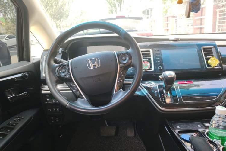 Used Honda Elysion 2019 2.0L Hybrid Supreme Edition Steering Wheel