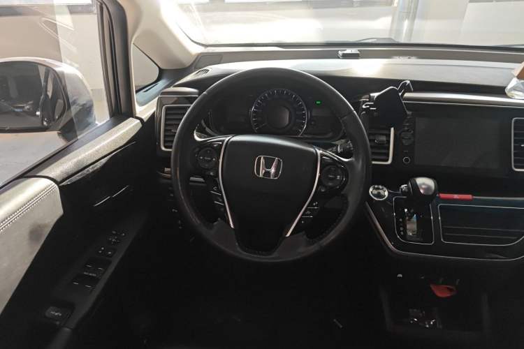 Used Honda Elysion 2019 2.0L Hybrid Supreme Edition Steering Wheel
