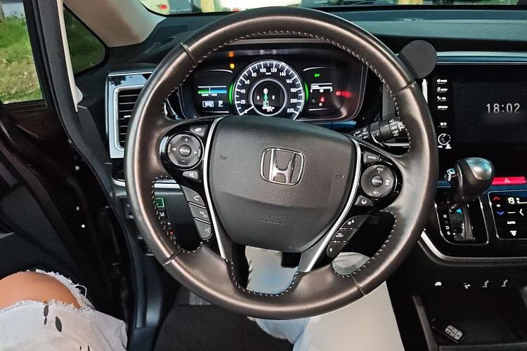Used Honda Elysion 2019 2.0L Hybrid Luxury Edition Steering Wheel