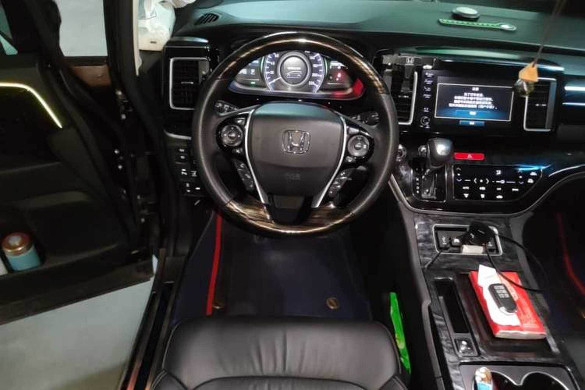 Used Honda Elysion 2019 2.0L Hybrid Luxury Edition Steering Wheel
