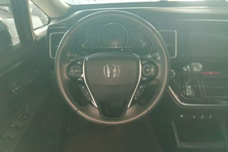 Used Honda Elysion 2019 2.0L Hybrid Luxury Edition Steering Wheel