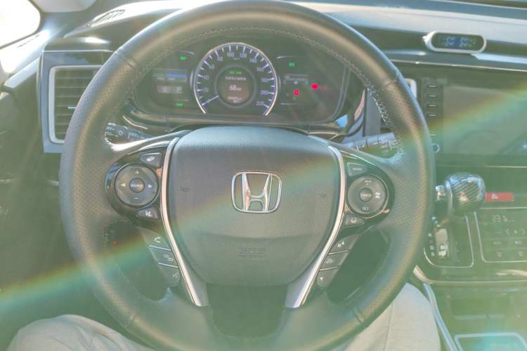 Used Honda Elysion 2019 2.0L Hybrid Luxury Edition Steering Wheel