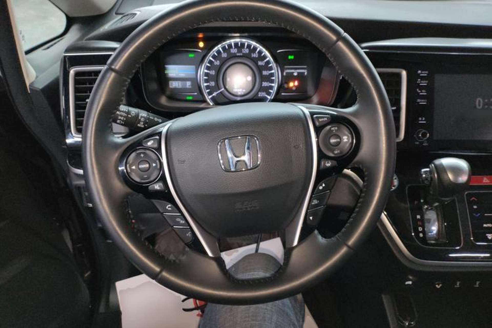 Used Honda Elysion 2019 2.0L Hybrid Luxury Edition Steering Wheel