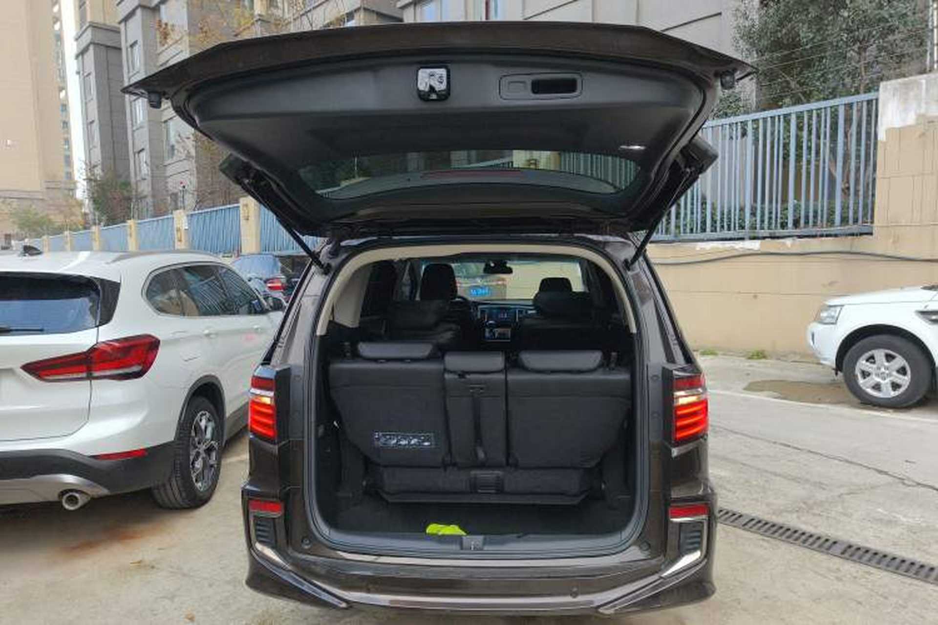 Used Honda Elysion 2019 2.0L Hybrid Luxury Edition Trunk