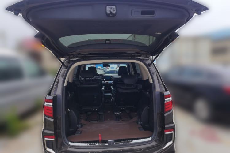 Used Honda Elysion 2019 2.0L Hybrid Luxury Edition Trunk