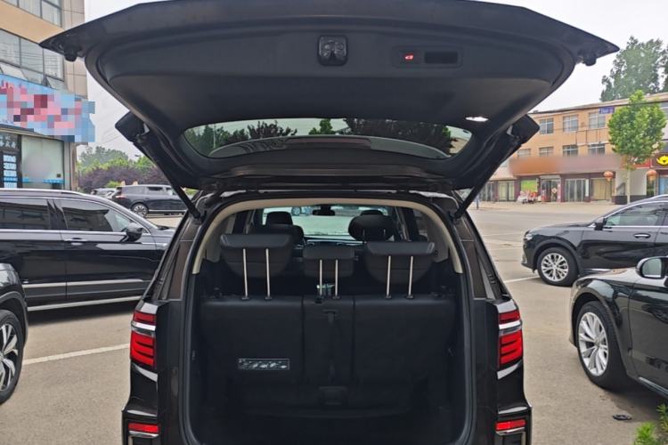 Used Honda Elysion 2019 2.0L Hybrid Luxury Edition Trunk