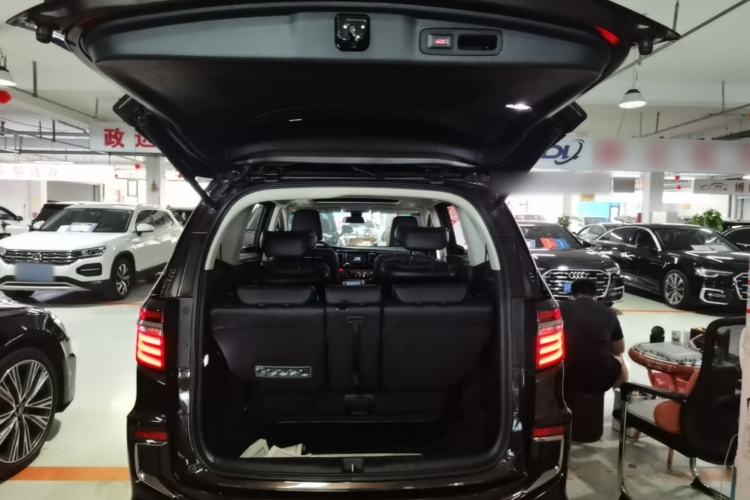 Used Honda Elysion 2019 2.0L Hybrid Luxury Edition Trunk