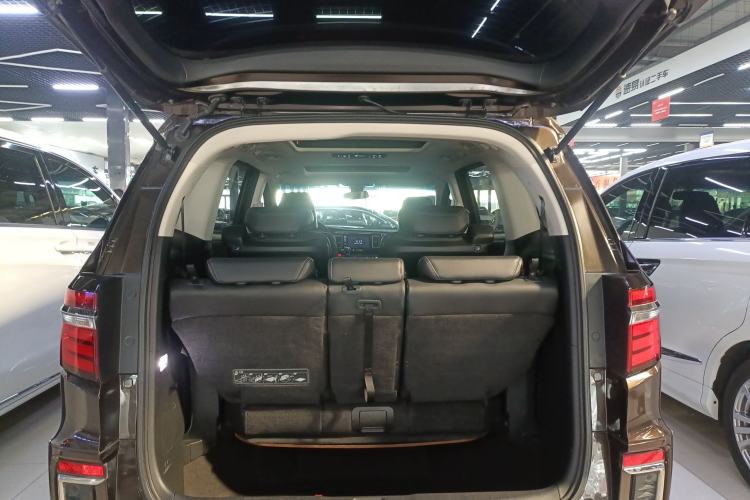 Used Honda Elysion 2019 2.0L Hybrid Luxury Edition Trunk