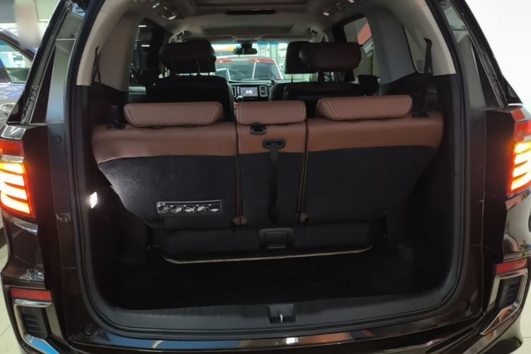 Used Honda Elysion 2019 2.0L Hybrid Supreme Edition Trunk