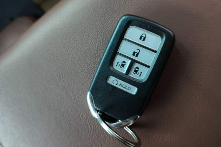 Used Honda Elysion 2019 2.0L Hybrid Supreme Edition Vehicle Key