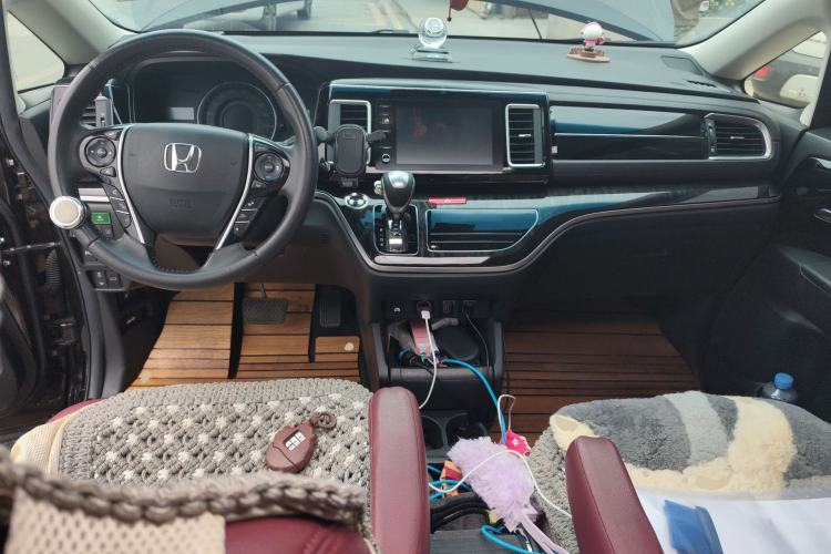 Used Honda Elysion 2019 2.0L Hybrid Comfort Edition Center Console