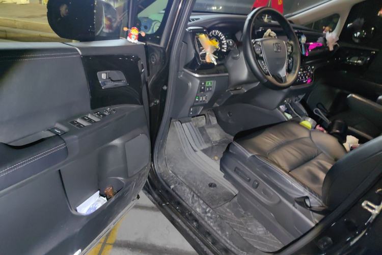 Used Honda Elysion 2019 2.0L Hybrid Luxury Edition Driver Seat