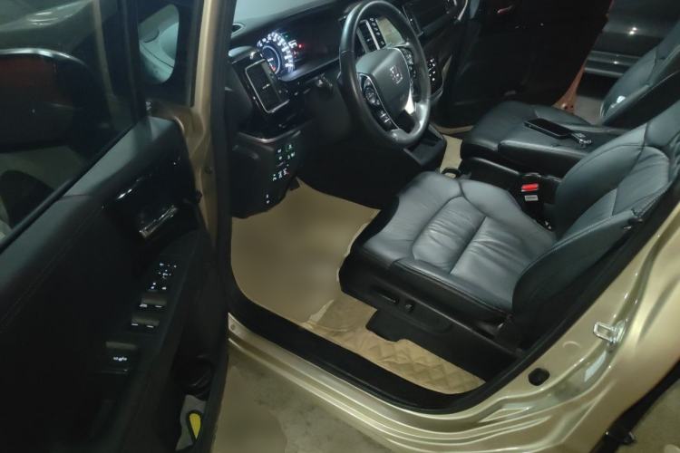 Used Honda Elysion 2019 2.0L Hybrid Luxury Edition Driver Seat