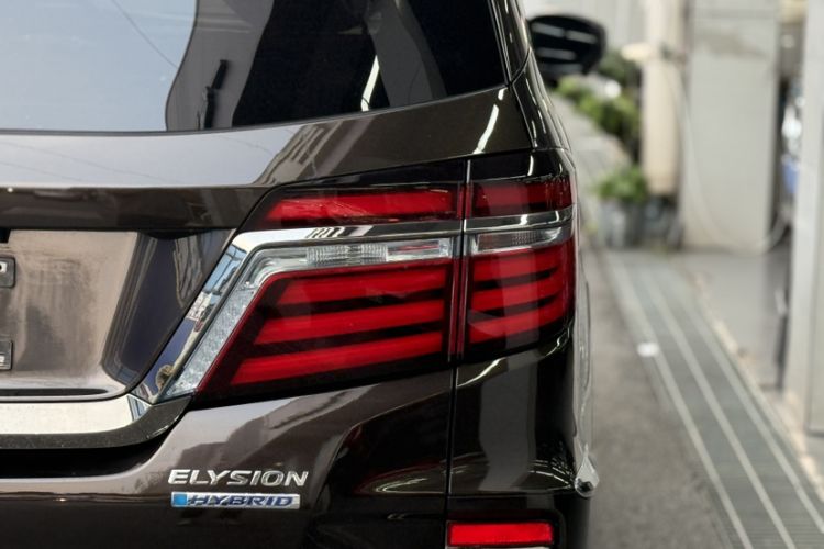 Used Honda Elysion 2019 2.0L Hybrid Luxury Edition Exterior 5