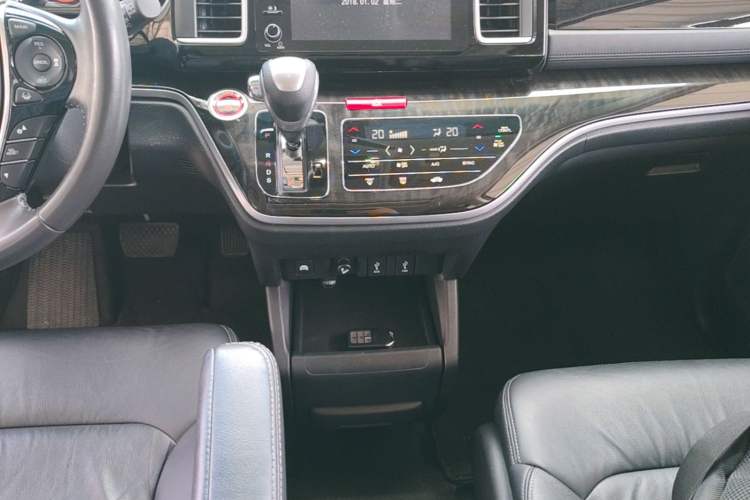 Used Honda Elysion 2019 2.0L Hybrid Luxury Edition Gear Lever