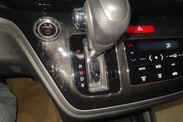 Used Honda Elysion 2019 2.0L Hybrid Luxury Edition Gear Lever