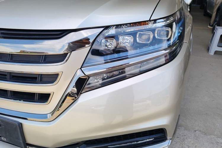 Used Honda Elysion 2019 2.0L Hybrid Luxury Edition Left Front Headlight