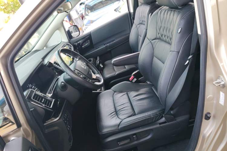 Used Honda Elysion 2019 2.0L Hybrid Luxury Edition Left Front Seat