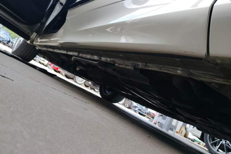 Used Honda Elysion 2019 2.0L Hybrid Luxury Edition Left Side Sill