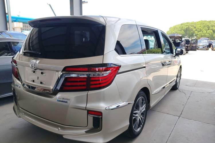 Used Honda Elysion 2019 2.0L Hybrid Luxury Edition Rear Right 45 Deg