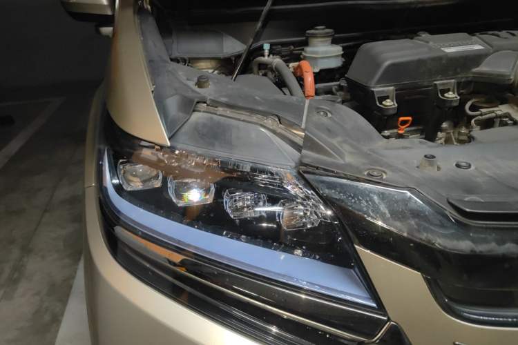 Used Honda Elysion 2019 2.0L Hybrid Luxury Edition Right Front Headlight