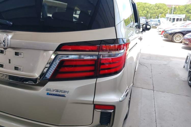 Used Honda Elysion 2019 2.0L Hybrid Luxury Edition Right Rear Taillight