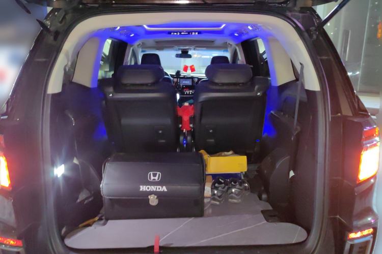 Used Honda Elysion 2019 2.0L Hybrid Luxury Edition Trunk
