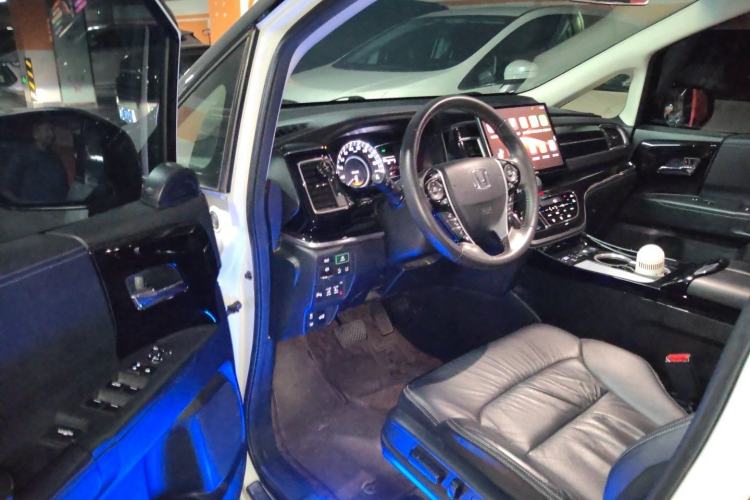 Used Honda Elysion 2019 2.0L Hybrid Luxury Edition Driver Seat