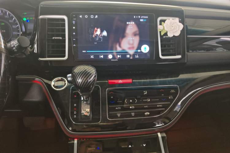 Used Honda Elysion 2019 2.0L Hybrid Luxury Edition Audio And AC Panel