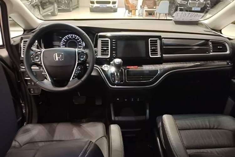 Used Honda Elysion 2019 2.0L Hybrid Luxury Edition Center Console