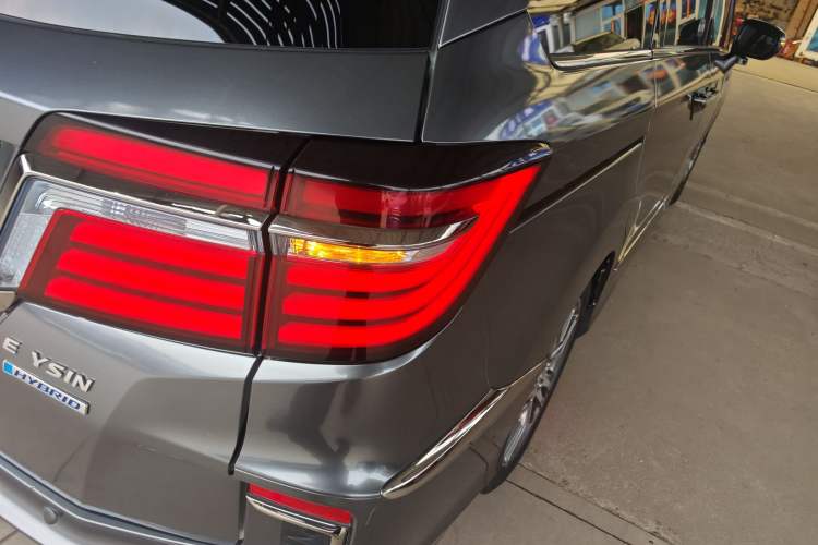 Used Honda Elysion 2019 2.0L Hybrid Luxury Edition Exterior 3