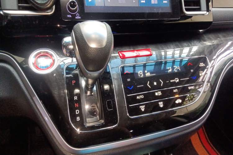 Used Honda Elysion 2019 2.0L Hybrid Luxury Edition Gear Lever