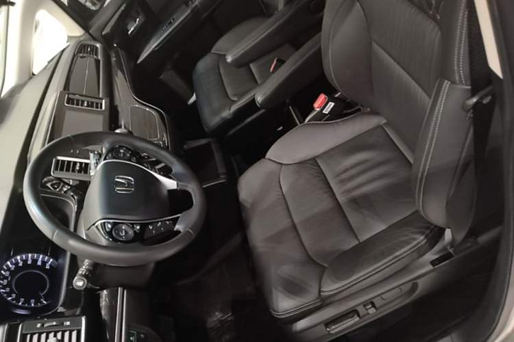 Used Honda Elysion 2019 2.0L Hybrid Luxury Edition Left Front Seat